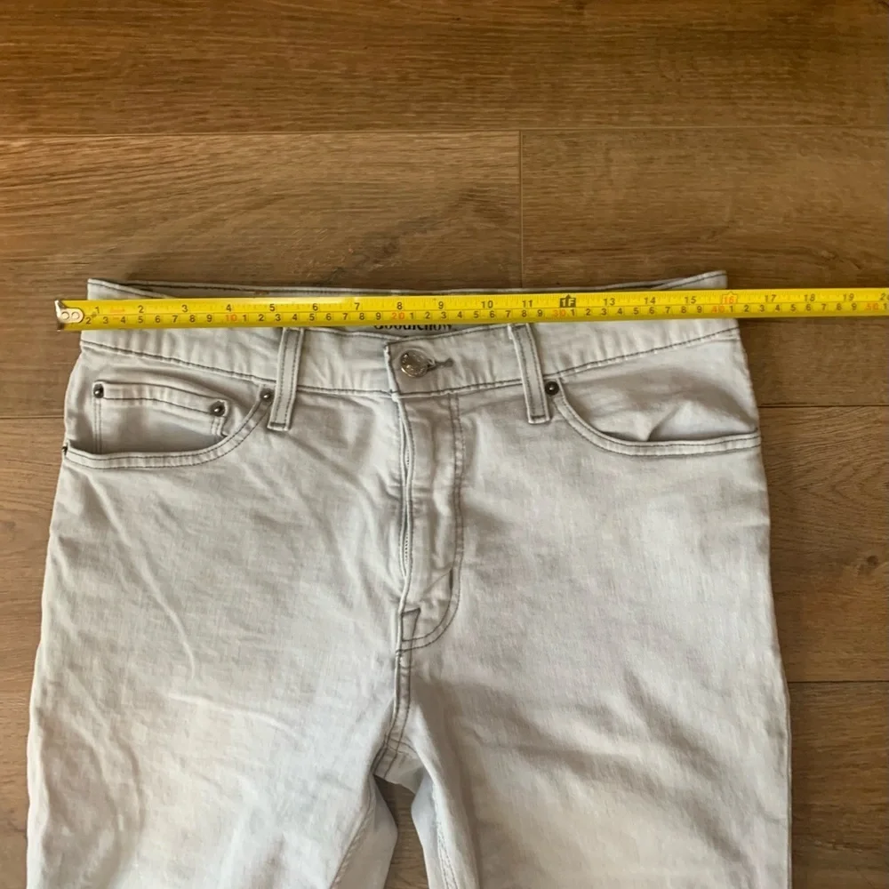 Goodfellow Jean white, size (33x30) T-Shirt size L